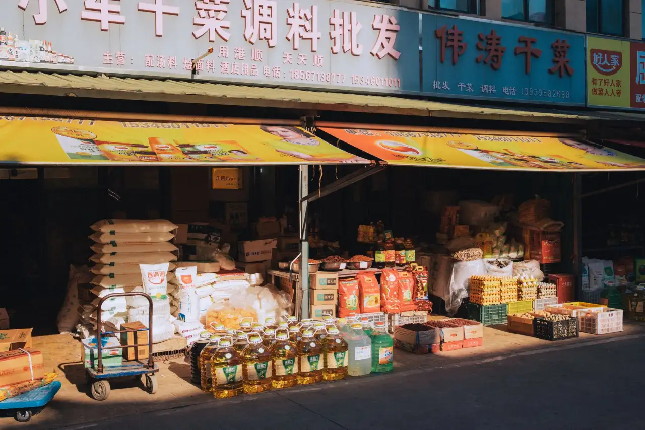 武汉建筑工地常用膨胀螺栓选型要点及抗拉强度技术解析