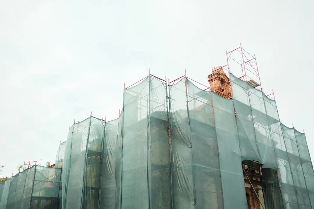 武汉建筑工地紧固件选型指南：膨胀螺栓与铁钉的适配场景分析