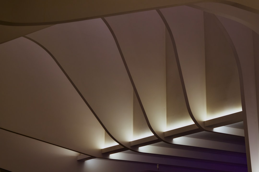 武汉建筑工地紧固件选型指南：铁钉与螺丝的应用场景对比